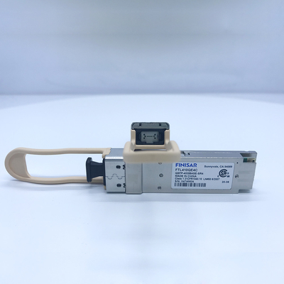 FTL410QE4C 40BASE-SR4 QSFP + Gen4 جهاز الإرسال والاستقبال البصري للاختراق إلى 4 X 10GBASE-SR Ethernet