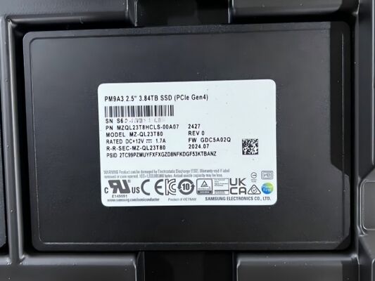 سامسونج MZQL23T8HCLS-00A07 3.84TB Enterprise SSD U.2 PCIe 4.0 NVMe 1.0 DWPD ضمان 5 سنوات محرك الأقراص الصلبة