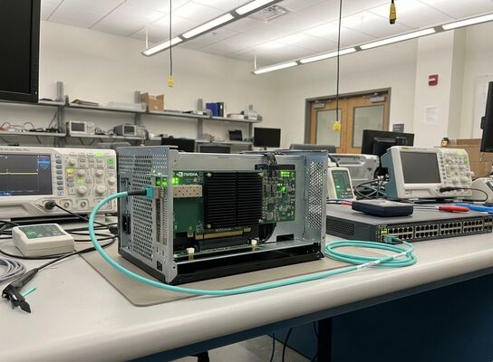 NVIDIA MCX75310AAS-NEAT ConnectX-7 400GbE QSFP112 PCIe Network Adapter