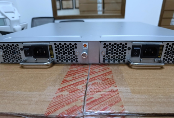 24P 8GB SWL Brocade SAN Switch BR-6510-24-8G-R 24 X 8Gb SFP + 48 منفذًا